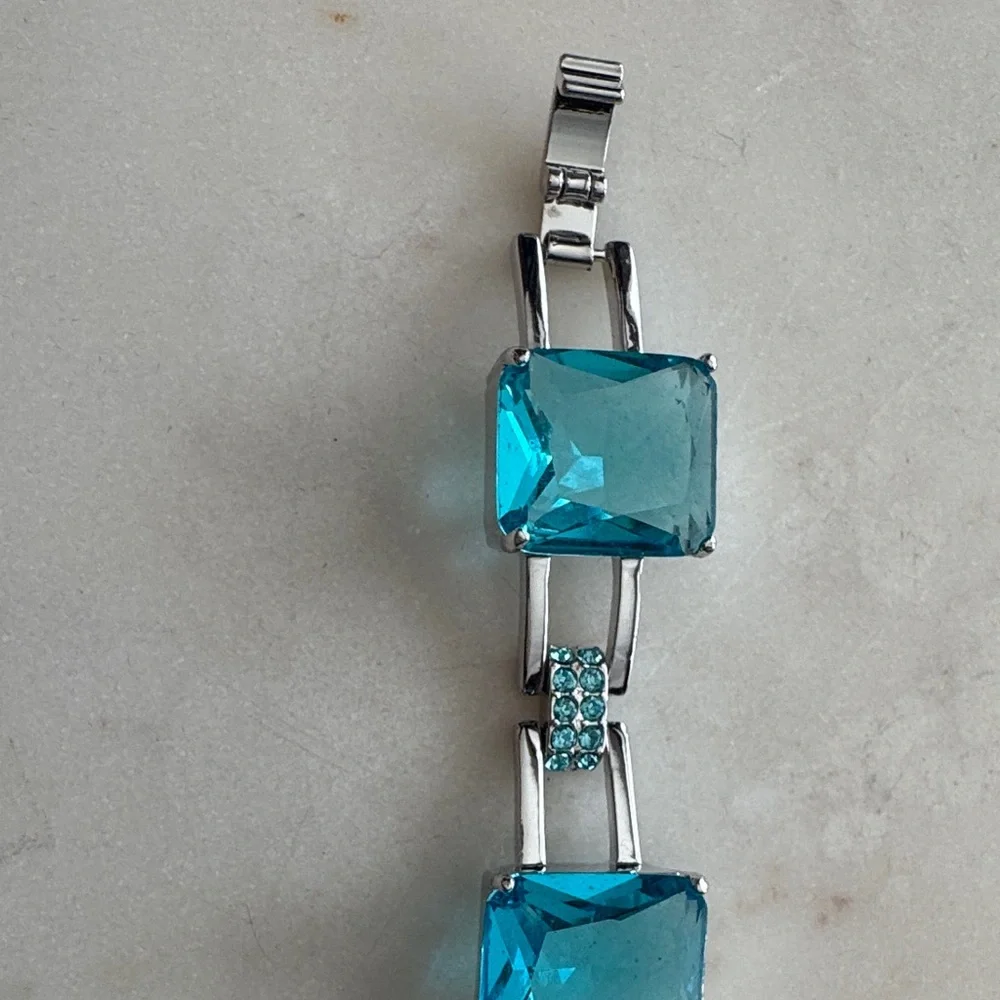 Elegant One-of-A-Kind Silver and Aqua Blue Crystal Bracelet - Picture 4 of 8